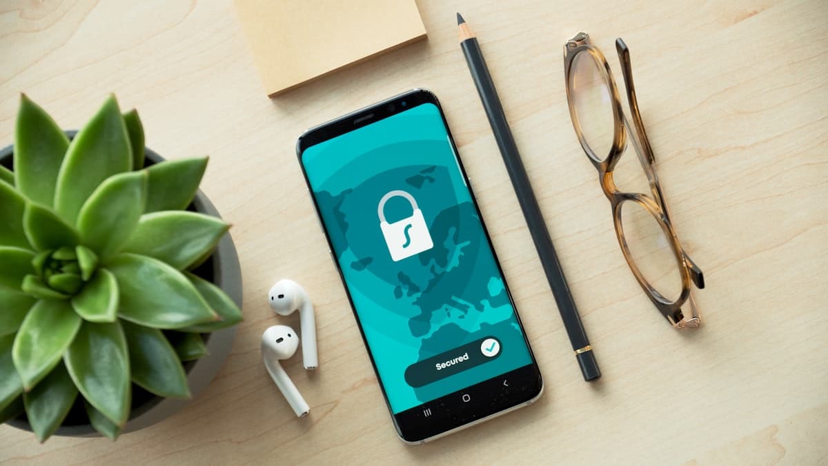 Device showing a lock icon, representing secured data